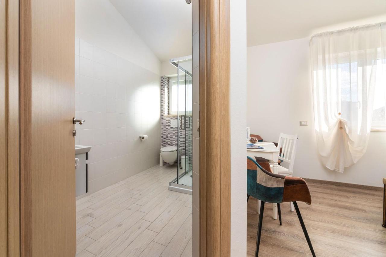 Rooms Karolina Funtana Exteriör bild